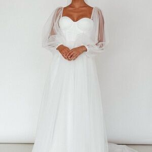 Selfie Leslie White Sweetheart Corset Tulle Gown